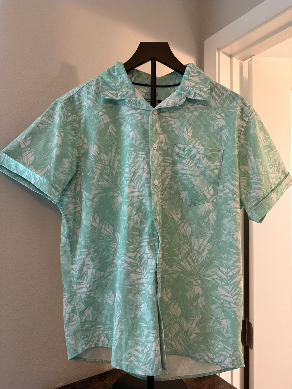 Apt. 9 Mint Green Tropical Leaf Short-Sleeve Button-Down Shirt